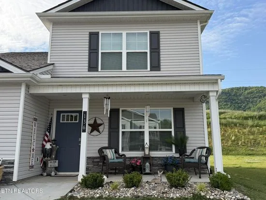 136 S Blissful Meadows Dr, Harriman, TN 37748