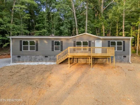 120 Dennis Dr, Kingston, TN 37763